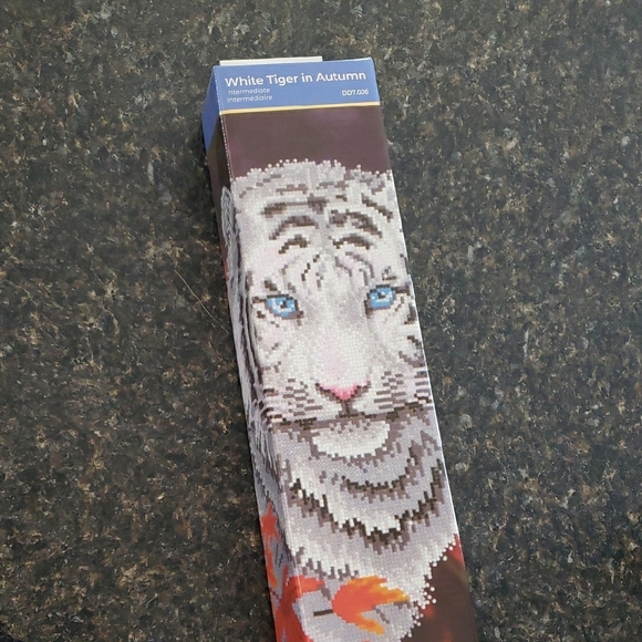 White Tiger in Autumn Diamond Painting Kit - Picture 1 of 1